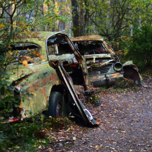 image de service d’enlèvement de voiture à la casse